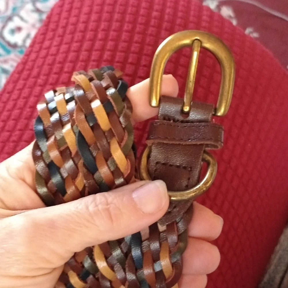 Multicolored leather belt 33 waist